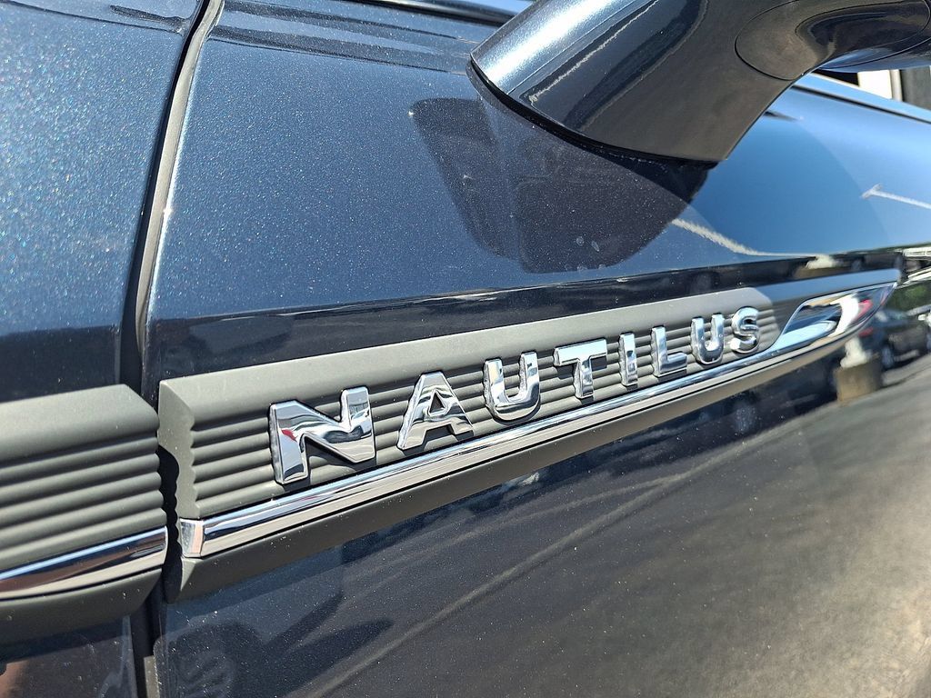 Certified 2023 Lincoln Nautilus Reserve AWD/4WD image 31