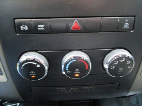 Used 2011 RAM 2500 ST w/ ST Popular Equipment Group AWD/4WD image 34