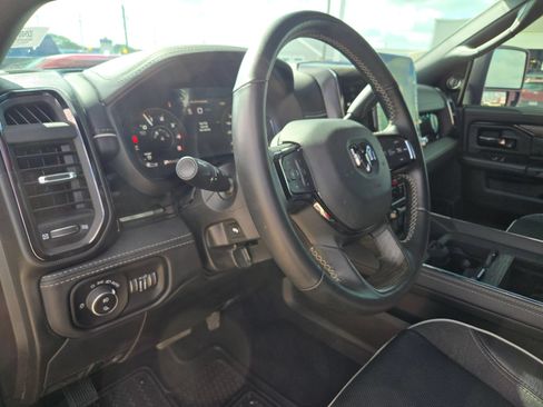 Used 2026 RAM 2500 Limited AWD/4WD image 10