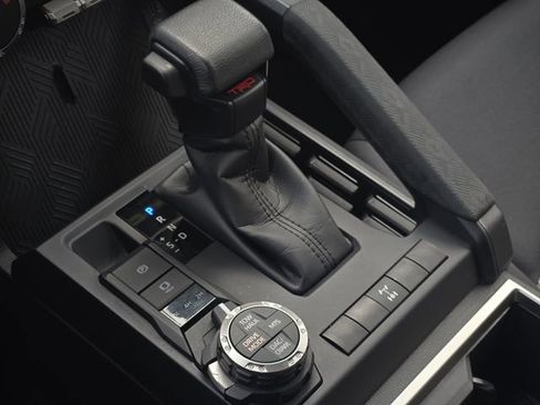 Used 2025 Toyota Tacoma TRD Off-Road image 22