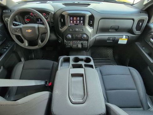 Used 2026 Chevrolet Silverado 2500 Custom w/ Custom Value Package image 5