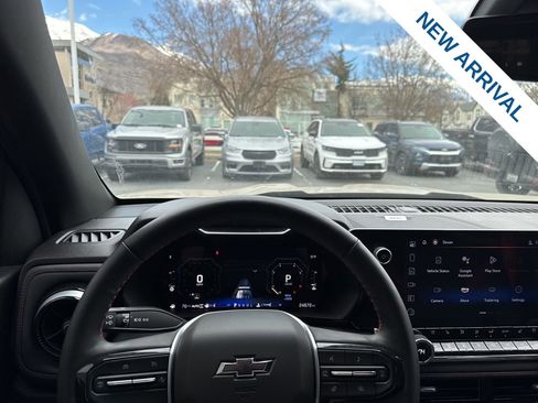 Used 2024 Chevrolet Colorado Z71 w/ Z71 Convenience Package 2 image 19