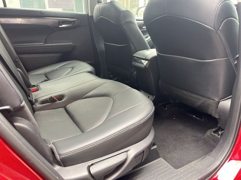 Used 2021 Toyota Highlander Limited AWD/4WD image 13