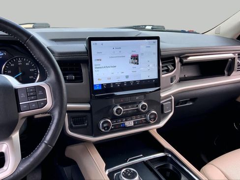 Used 2022 Ford Expedition XLT RWD image 7