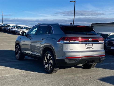 Certified 2025 Volkswagen Atlas Cross Sport SEL image 5