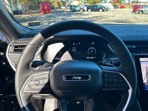 New 2025 Jeep Grand Cherokee L Limited image 14