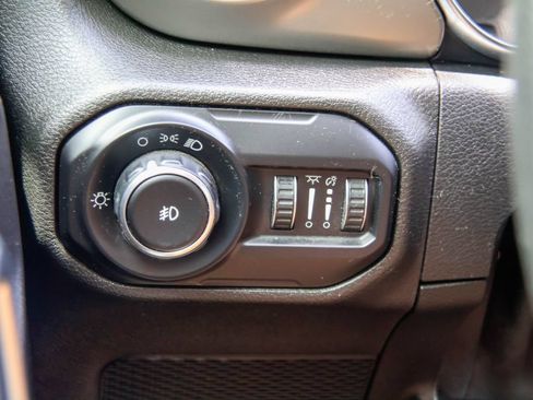 Used 2021 Jeep Wrangler Sport AWD/4WD image 19
