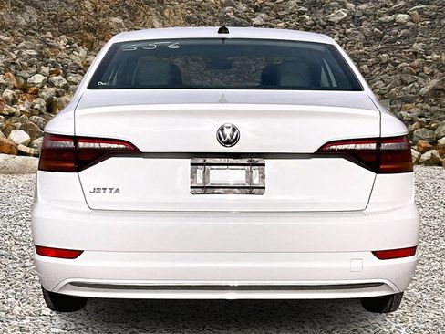 Used 2019 Volkswagen Jetta SEL image 4