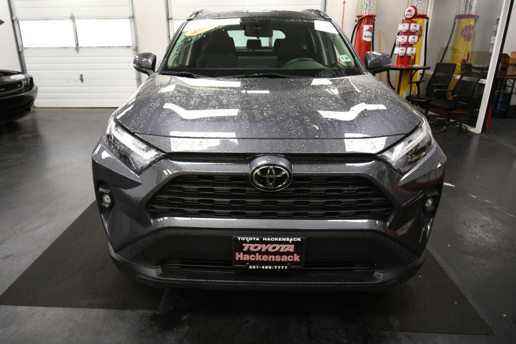 Used 2023 Toyota RAV4 XLE Premium AWD/4WD image 2