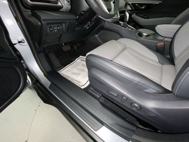 Used 2025 Subaru Outback Limited XT AWD/4WD image 12