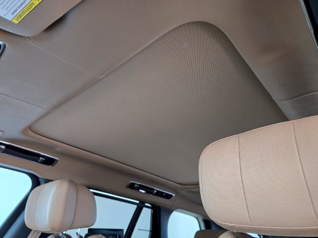 Certified 2025 Land Rover Range Rover Autobiography AWD/4WD image 11