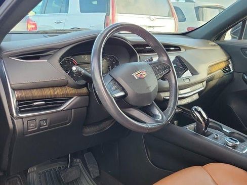 Certified 2023 Cadillac XT4 Premium Luxury FWD image 5