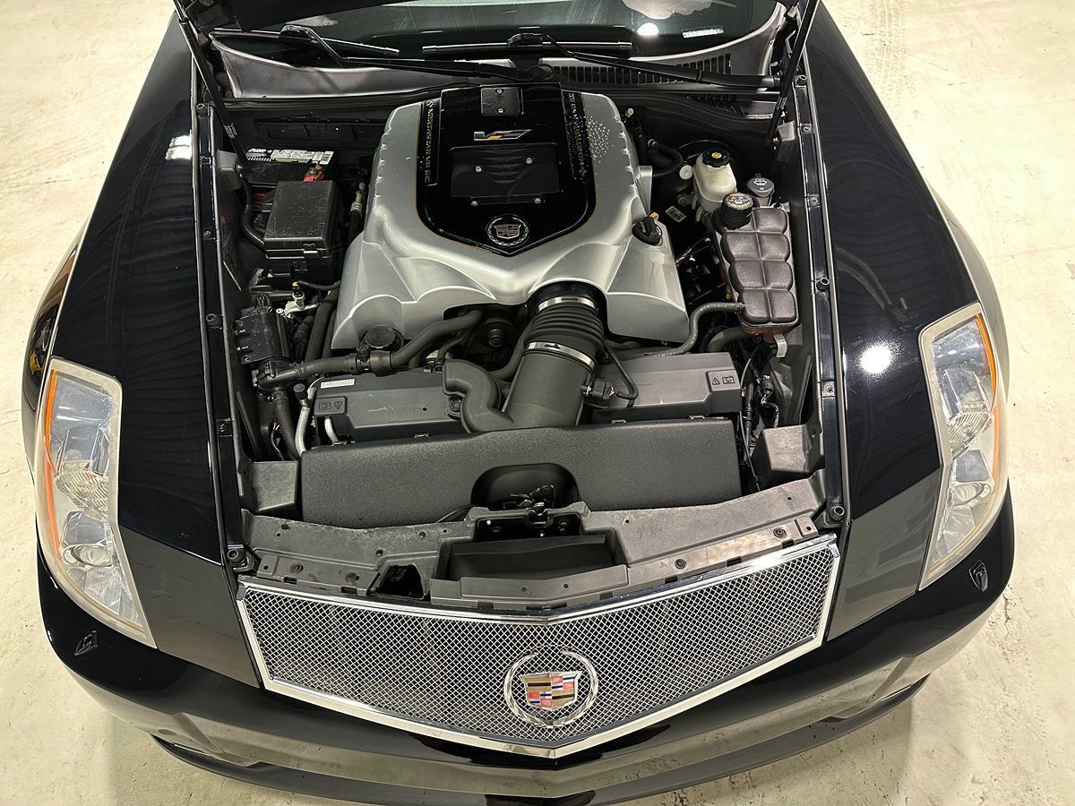 Used 2009 Cadillac XLR V RWD image 7