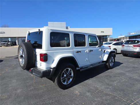 Used 2022 Jeep Wrangler Unlimited Sahara w/ LED Lighting Group image 3