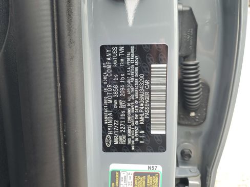 Used 2022 Hyundai Elantra Limited image 30