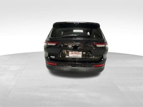New 2025 Jeep Grand Cherokee L Limited w/ Luxury Tech Group II image 7