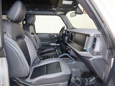 Used 2022 Ford Bronco Black Diamond AWD/4WD image 12
