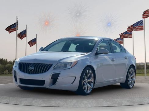 Used 2017 Buick Regal GS w/ Driver Confidence Package #2 FWD image 3