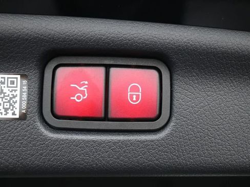 New 2026 Mercedes-Benz C 300 Sedan image 16