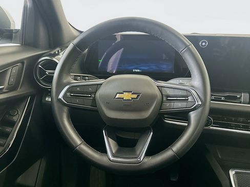 Used 2025 Chevrolet Equinox LT FWD image 18
