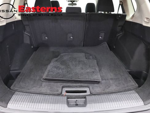 Used 2023 Toyota Corolla LE w/ Carpet Mat Package (TMS) FWD image 48