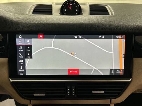 Used 2019 Porsche Cayenne AWD/4WD image 16