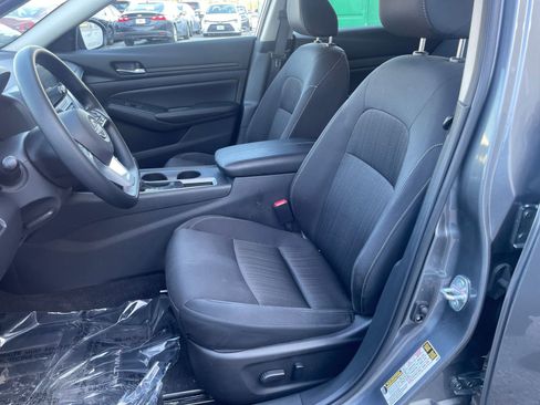 Used 2025 Nissan Altima 2.5 SV image 25