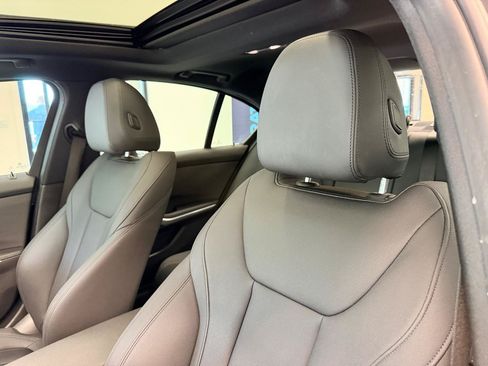 Used 2019 BMW 330i Sedan w/ Driving Assistance Package RWD image 18
