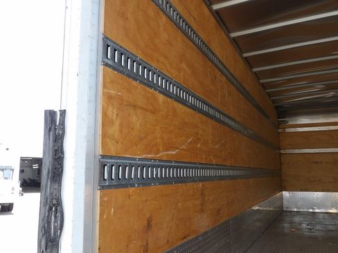 Used 2016 Ford F750 2WD Regular Cab Super Duty image 32