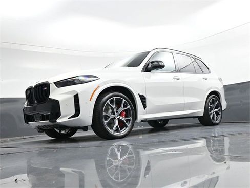 New 2026 BMW X5 M60i w/ Climate Comfort Package image 32
