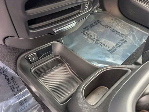 New 2026 Chrysler Pacifica Select FWD image 21