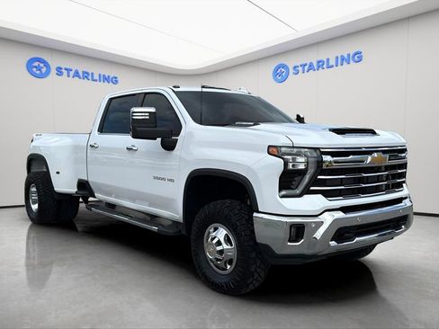 Used 2025 Chevrolet Silverado 3500 LTZ w/ LTZ Plus Package image 14
