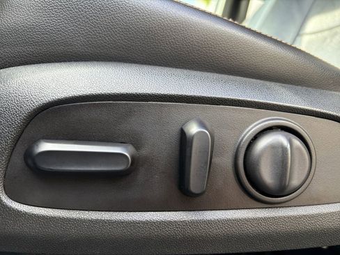 Used 2021 GMC Terrain SLT image 13