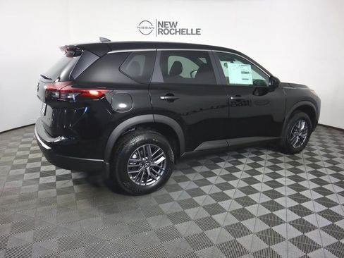 Certified 2025 Nissan Rogue S image 8