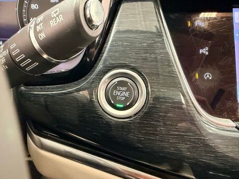 Used 2021 Cadillac XT6 Premium Luxury image 17