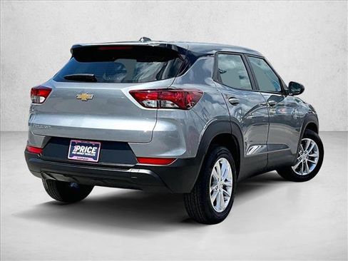 Certified 2025 Chevrolet TrailBlazer LS FWD image 2