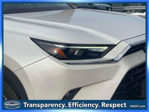 Used 2024 Toyota Grand Highlander XLE image 10