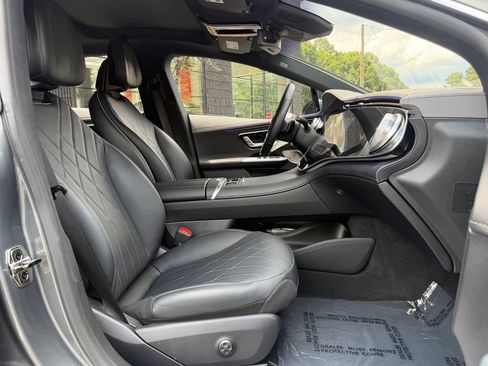 Used 2023 Mercedes-Benz EQE 500 4MATIC Sedan image 31