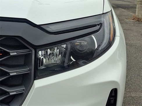 Used 2022 Honda Passport TrailSport image 9