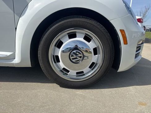 Used 2018 Volkswagen Beetle 2.0T Coast w/ Coast Lighting Package image 17