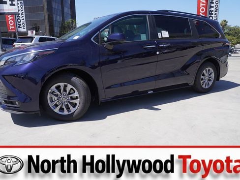 New 2026 Toyota Sienna XLE FWD image 1