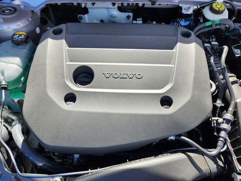 New 2026 Volvo XC40 B5 Plus w/ Protection Package Premier image 19