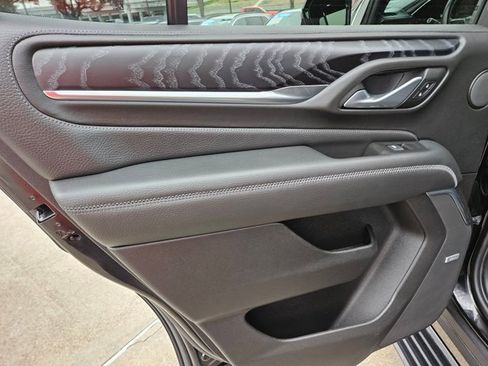 Used 2023 GMC Yukon Denali image 13