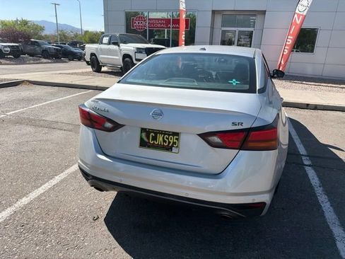 Used 2021 Nissan Altima 2.5 SR FWD image 14