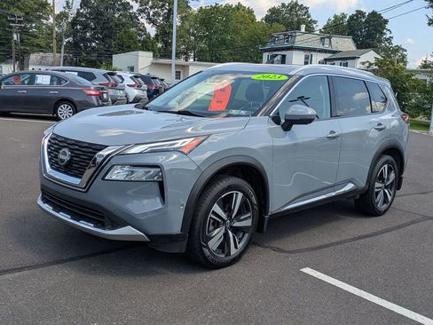 Used 2023 Nissan Rogue Platinum w/ Platinum Premium Package image 3