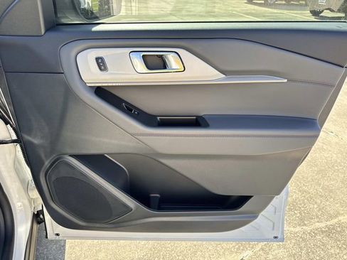 New 2026 Ford Explorer Active w/ Active Comfort Package image 16