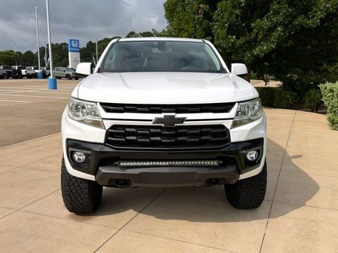 Used 2022 Chevrolet Colorado LT w/ LT Convenience Package AWD/4WD image 2