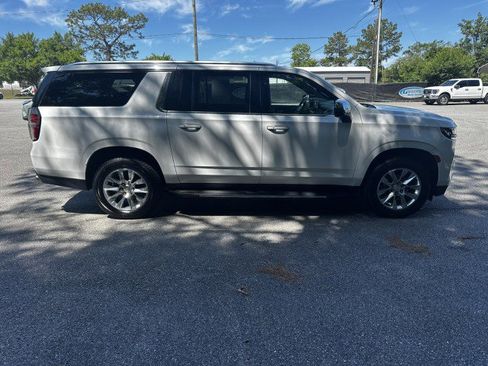 Used 2023 Chevrolet Suburban Premier RWD image 6