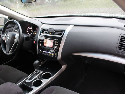 Used 2013 Nissan Altima 2.5 SV FWD image 37