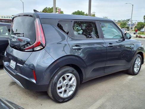 Used 2025 Kia Soul LX w/ LX Technology Package image 4